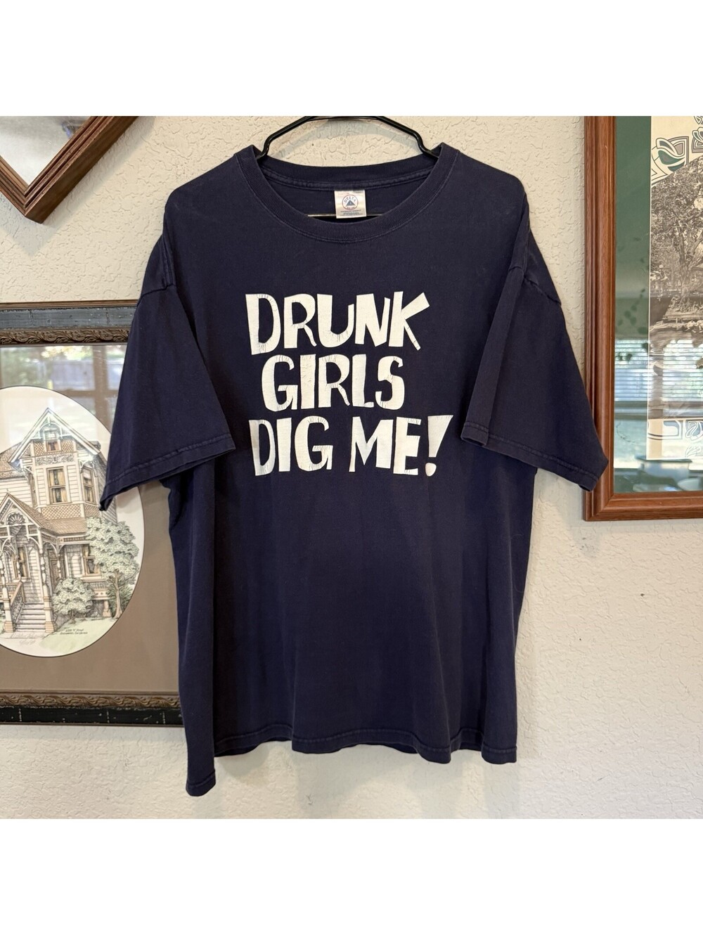 Vintage 90s/00s Funny Drunk Girls Dig Me Don’t Panic Funny Saying Shirt Size XL